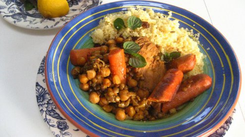Tajine de poulet aux lentilles et pois chiches d'inspiration marocaine